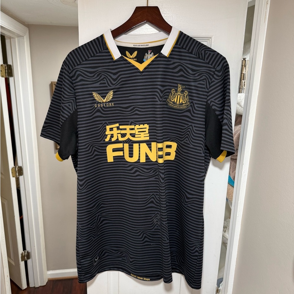 Newcastle 21/22 Third Kit XL — Castore